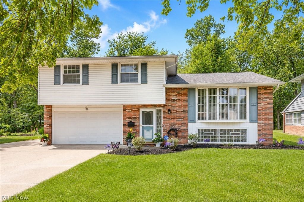 26 Brune Drive, Bedford, OH 44146