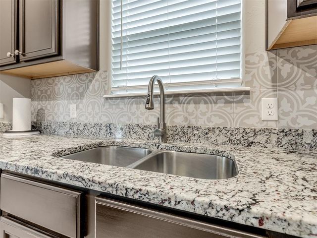 408 E Atlanta Terrace, Mustang, OK 73064