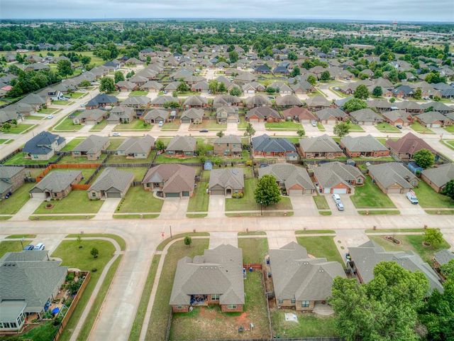 408 E Atlanta Terrace, Mustang, OK 73064