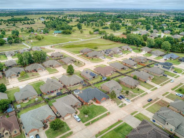 408 E Atlanta Terrace, Mustang, OK 73064