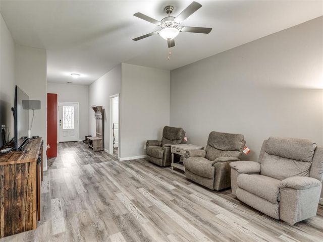 408 E Atlanta Terrace, Mustang, OK 73064