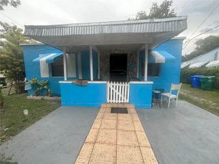 5660 NW 5th Ct, Miami, FL 33127