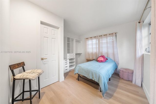 331 NE 42nd Ct, Oakland Park, FL 33334