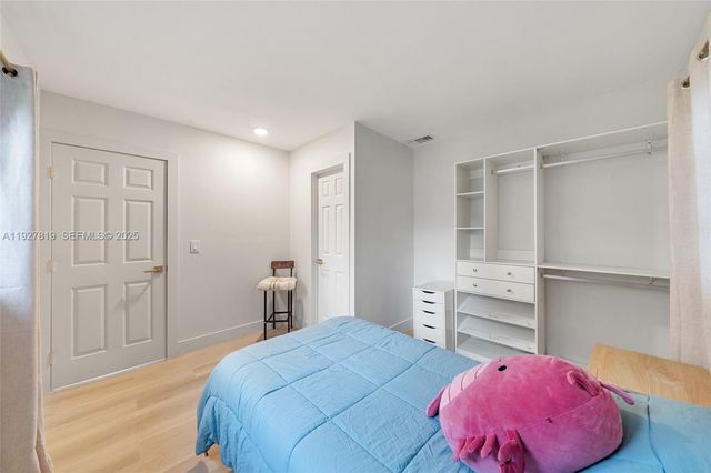 331 NE 42nd Ct, Oakland Park, FL 33334