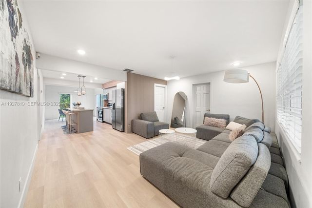 331 NE 42nd Ct, Oakland Park, FL 33334