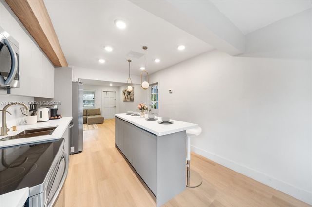 331 NE 42nd Ct, Oakland Park, FL 33334