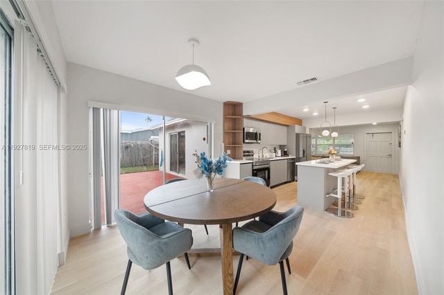 331 NE 42nd Ct, Oakland Park, FL 33334