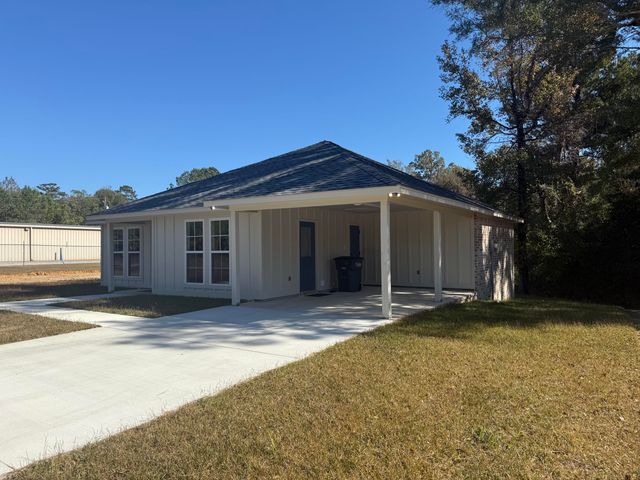 22 Wilks Rd., Columbia, MS 39429