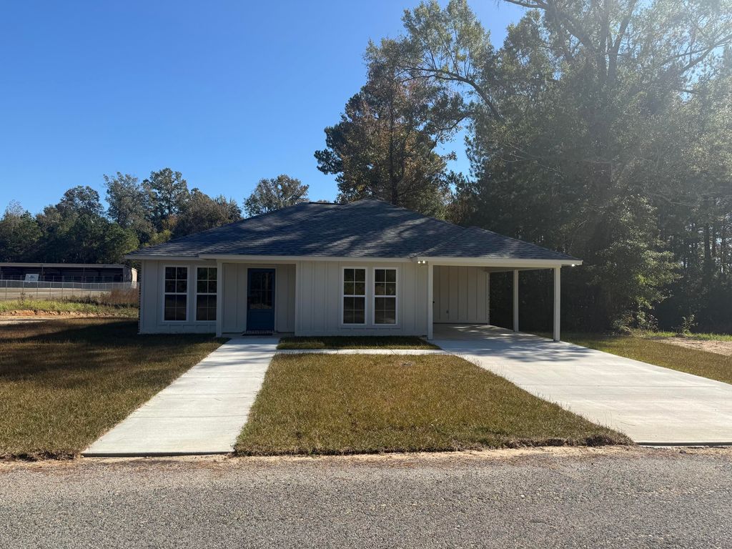 22 Wilks Rd., Columbia, MS 39429