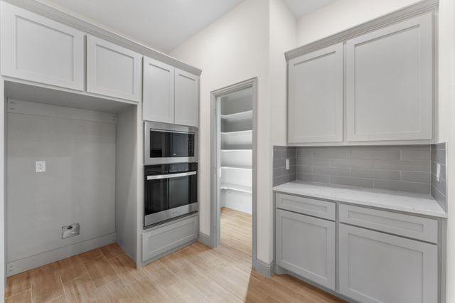 1516 PORTS O CALL Court, Granbury, TX 76048