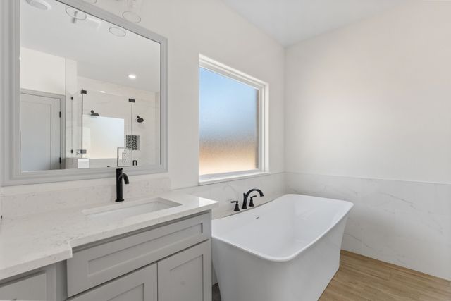 1516 PORTS O CALL Court, Granbury, TX 76048