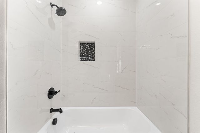 1516 PORTS O CALL Court, Granbury, TX 76048