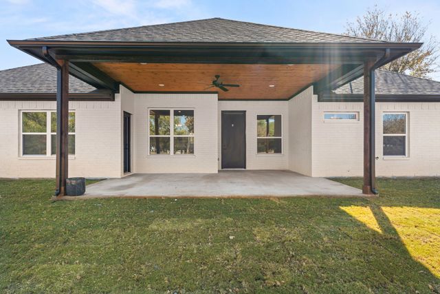 1516 PORTS O CALL Court, Granbury, TX 76048