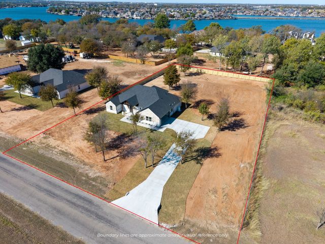 1516 PORTS O CALL Court, Granbury, TX 76048