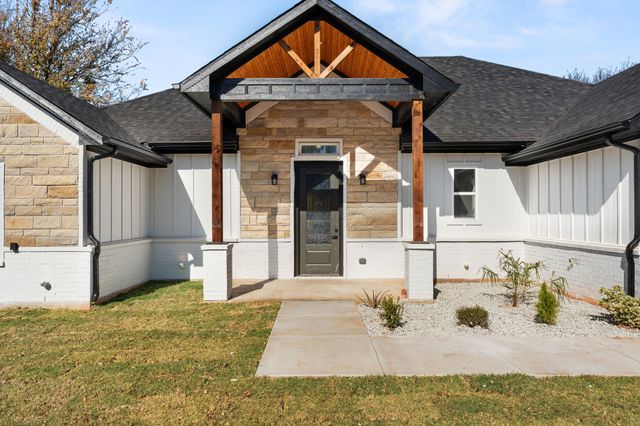 1516 PORTS O CALL Court, Granbury, TX 76048