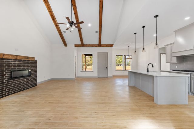 1516 PORTS O CALL Court, Granbury, TX 76048