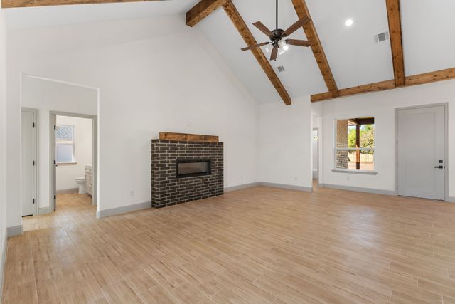 1516 PORTS O CALL Court, Granbury, TX 76048