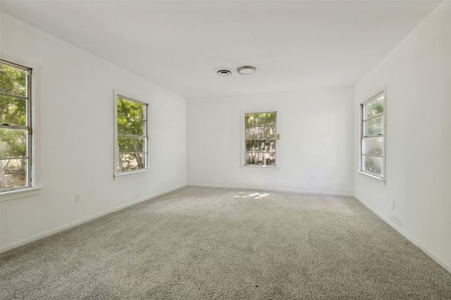 661 W Millett Drive, Dallas, TX 75232