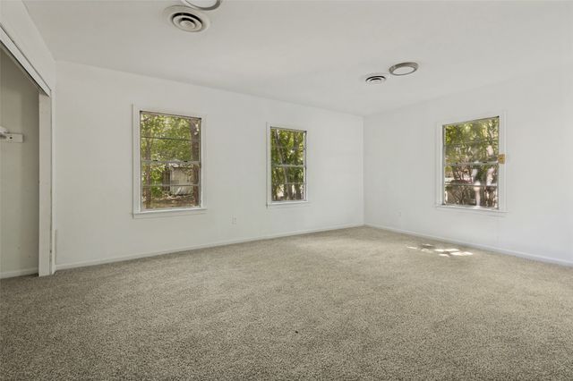 661 W Millett Drive, Dallas, TX 75232