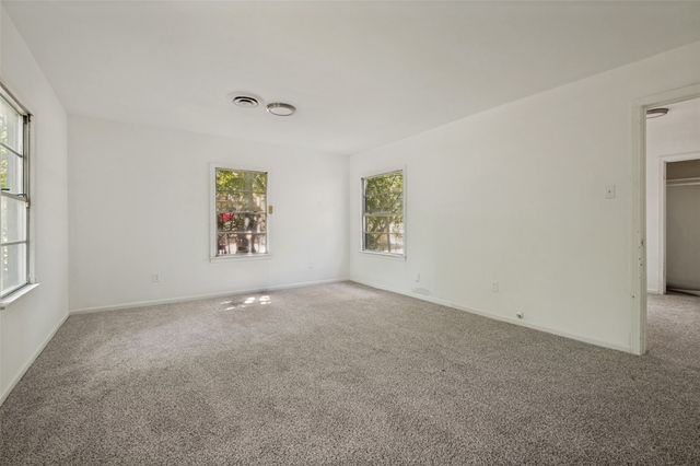 661 W Millett Drive, Dallas, TX 75232