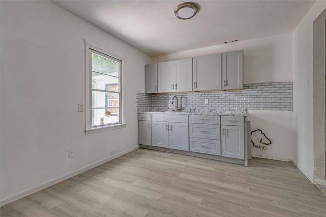 661 W Millett Drive, Dallas, TX 75232