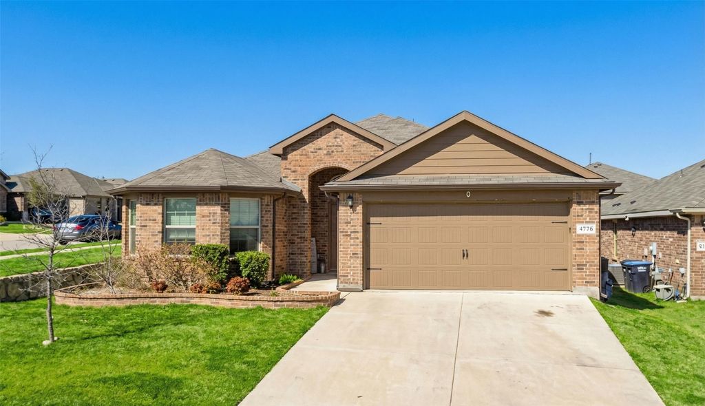 9736 Apex Drive, Fort Worth, TX 76108