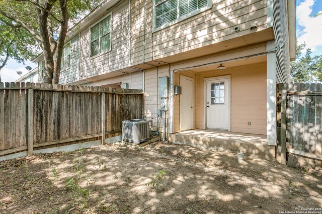 2 Autumn River # 2, San Antonio, TX 78245