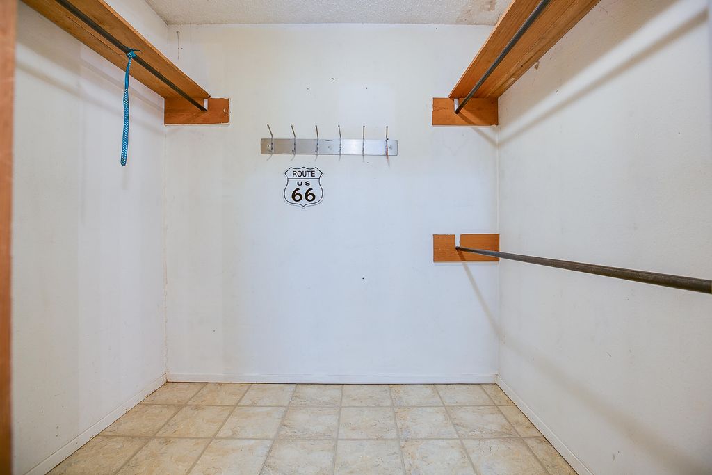 Image 22 of property listing at 1001 Mesquite Street, Bronte, TX 76933