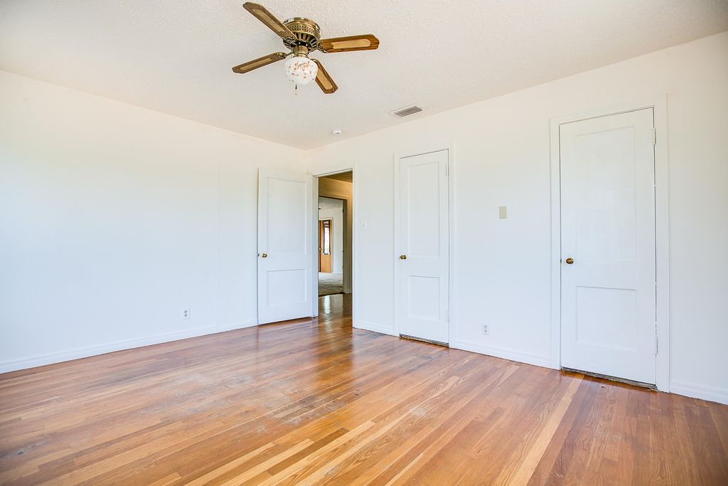 Image 30 of property listing at 1001 Mesquite Street, Bronte, TX 76933