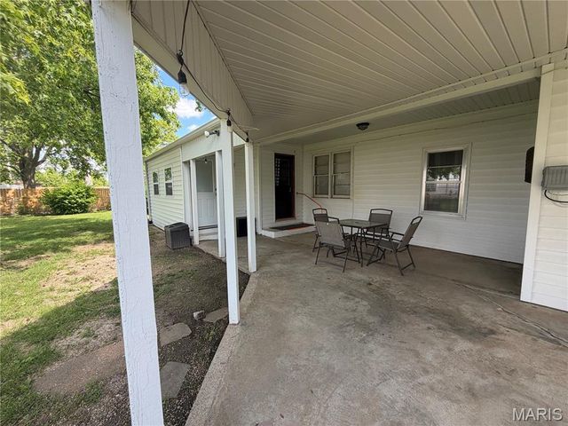 317 E Madison Street, Millstadt, IL 62260
