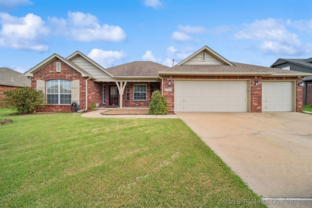 27524 E 113th Street S, Coweta, OK 74429