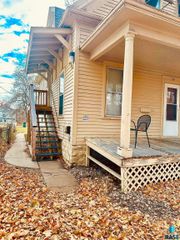 714 S 1st Ave Avenue B, Sioux Falls, SD 57104