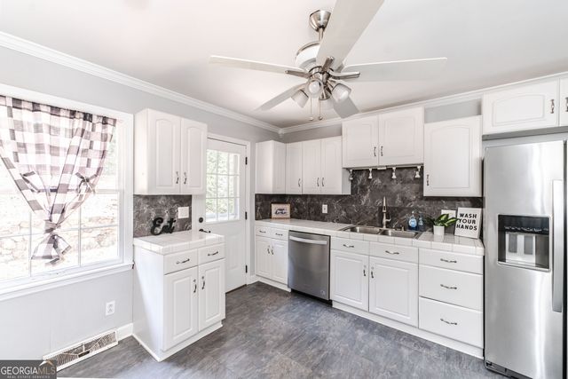 302 E Valley Road NE, Rome, GA 30161