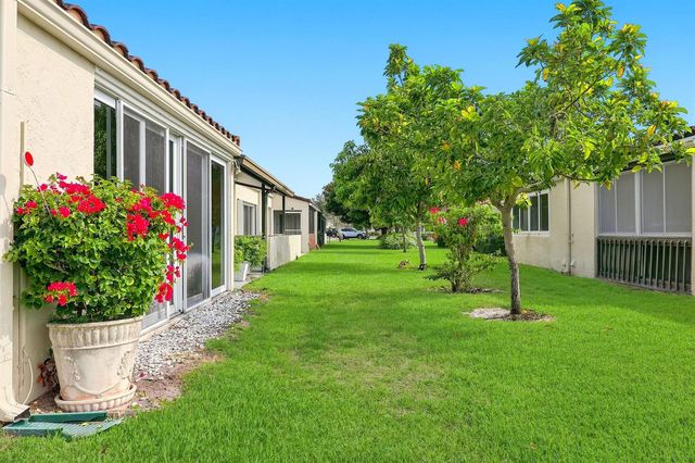 2532 Boundbrook Drive S 107, Palm Springs, FL 33406