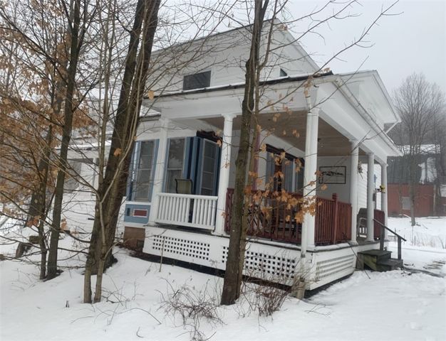 42 Sunnyside Street, Friendship, NY 14739