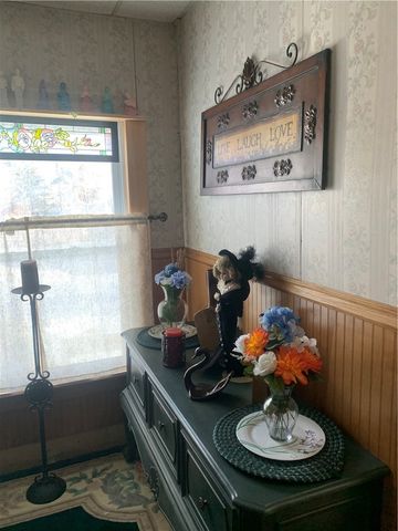 42 Sunnyside Street, Friendship, NY 14739