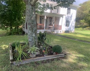 42 Sunnyside Street, Friendship, NY 14739