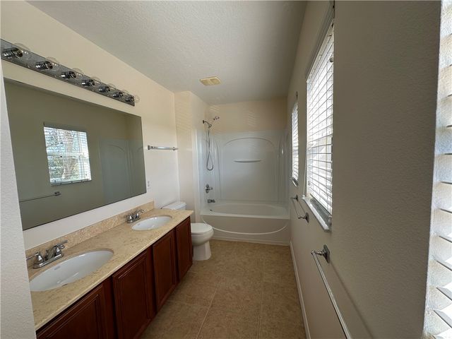 1656 Pointe West Way, Vero Beach, FL 32966