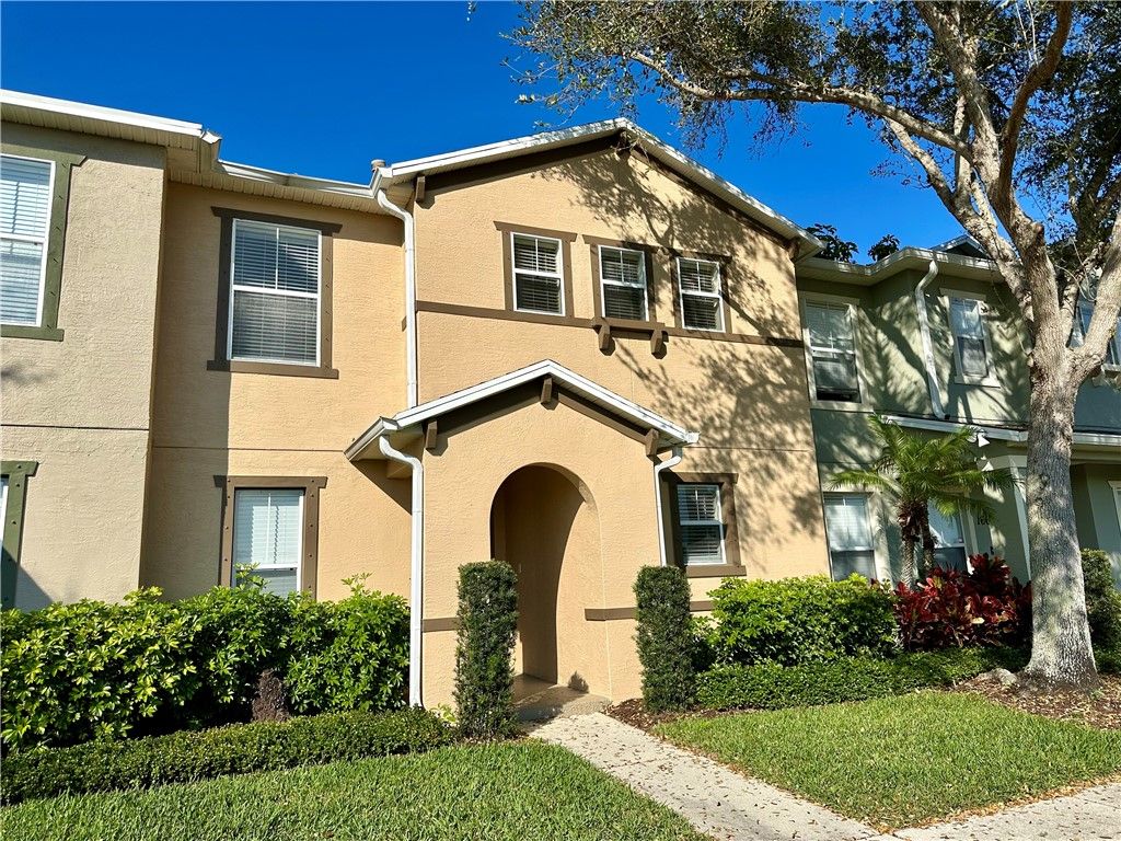 1656 Pointe West Way, Vero Beach, FL 32966