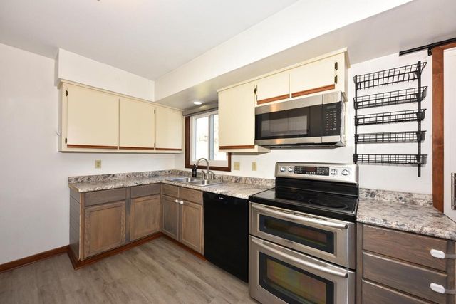 1329 N 11th AVENUE, West Bend, WI 53090