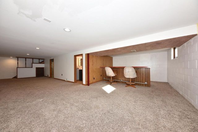 1329 N 11th AVENUE, West Bend, WI 53090