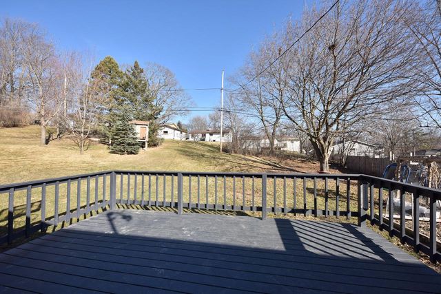 1329 N 11th AVENUE, West Bend, WI 53090