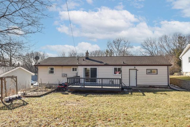 1329 N 11th AVENUE, West Bend, WI 53090