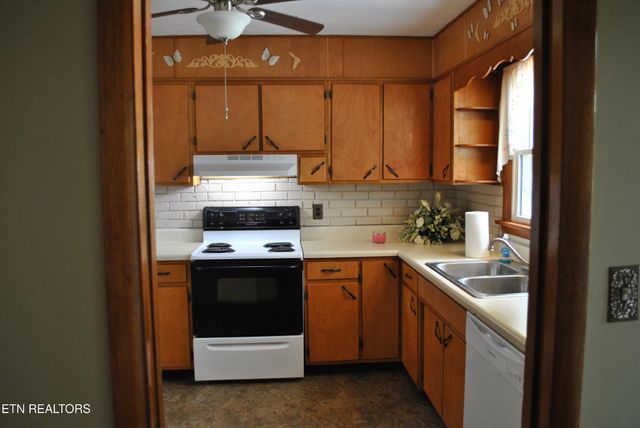 2024 Radiance Drive, Knoxville, TN 37912