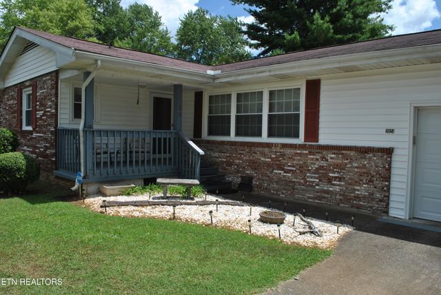 2024 Radiance Drive, Knoxville, TN 37912