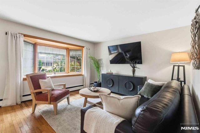 108 Wyandotte Avenue, Dumont, NJ 07628