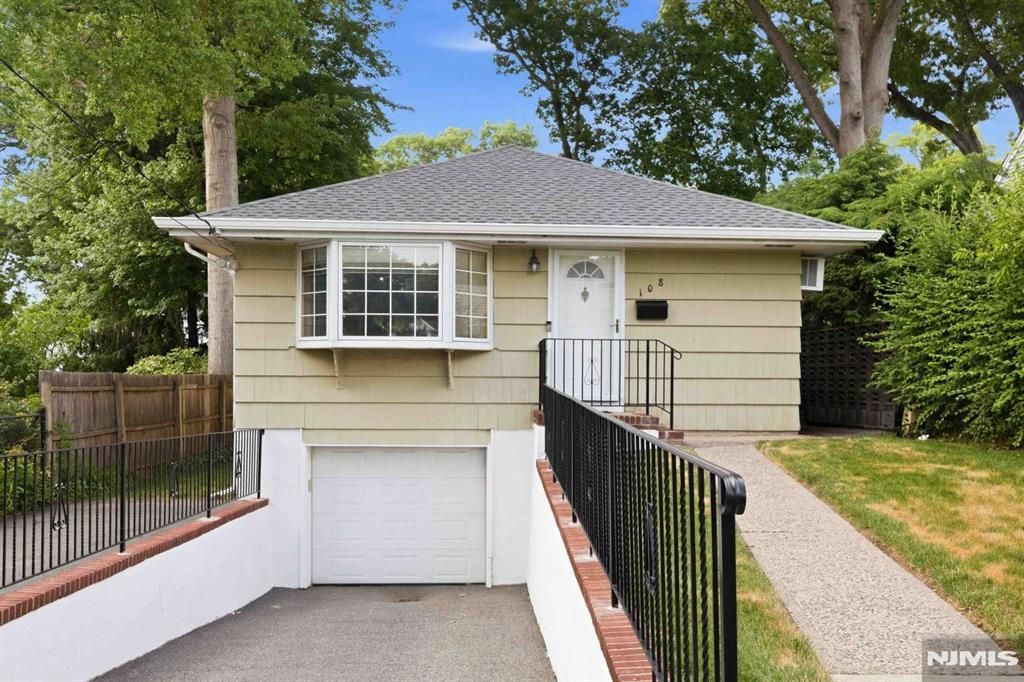 108 Wyandotte Avenue, Dumont, NJ 07628
