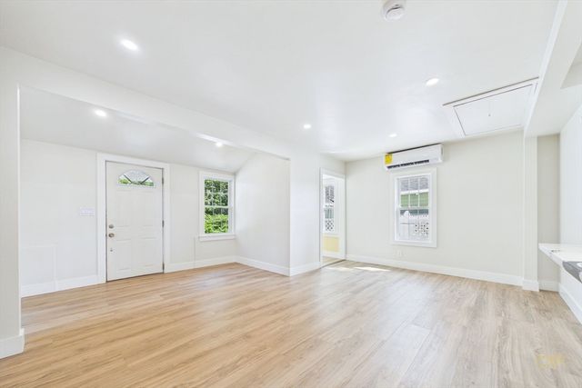 6 Pinehurst Dr, Wareham, MA 02571