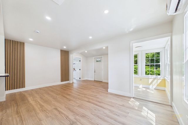 6 Pinehurst Dr, Wareham, MA 02571