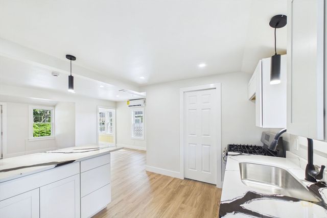 6 Pinehurst Dr, Wareham, MA 02571